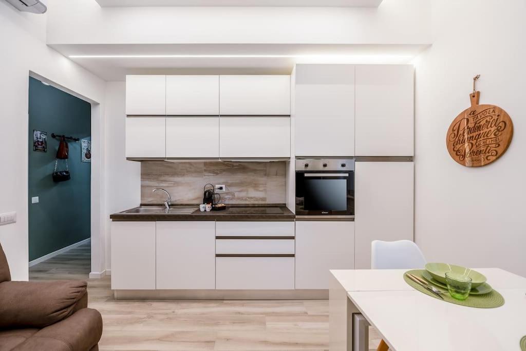Linate Airport Elegant Suite,Tram 1 Minute Away Milan Bagian luar foto